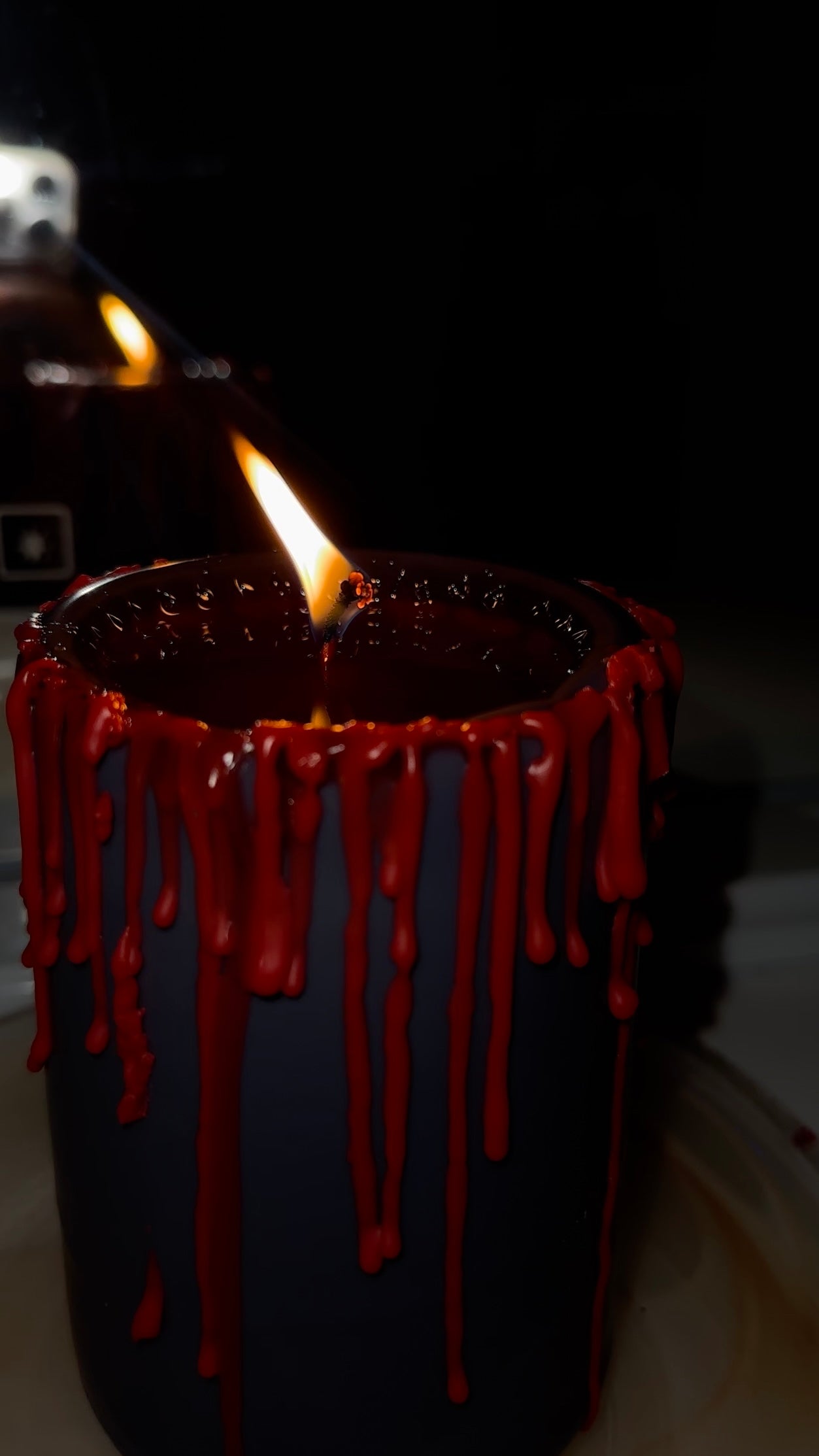 BLEEDING PILLAR CANDLE