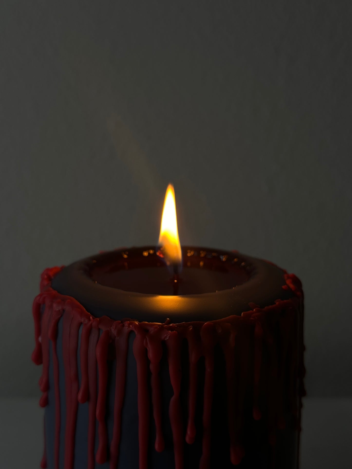 BLEEDING PILLAR CANDLE