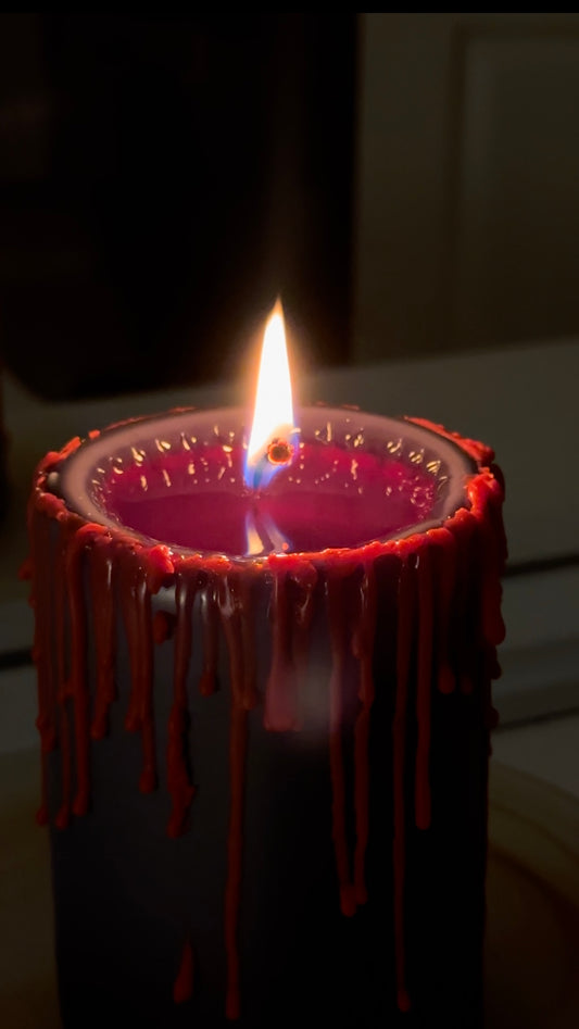 BLEEDING PILLAR CANDLE